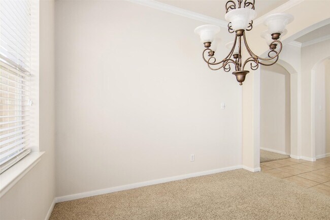 Building Photo - 25609 Tiverton Forest Ct