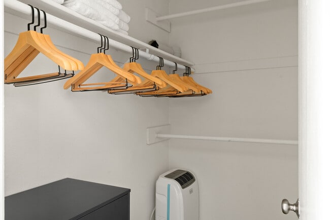 Building Photo - 1600 Villa St