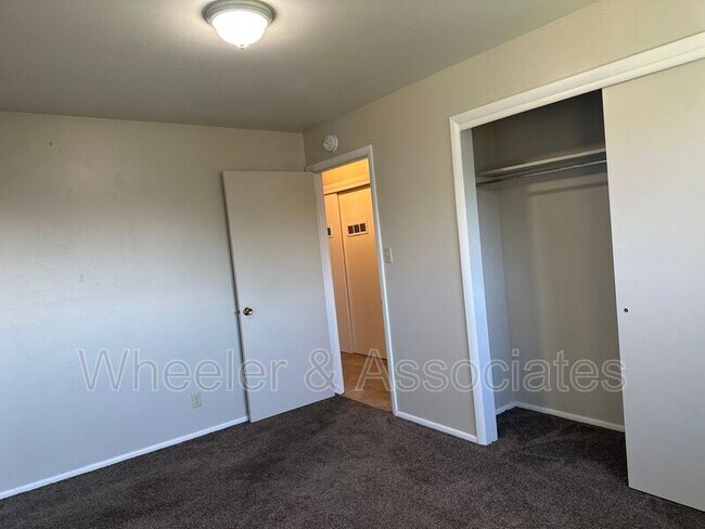 Building Photo - 242 W 4850 S