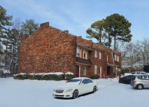 Building Photo - 2295 Candlewyck Cir