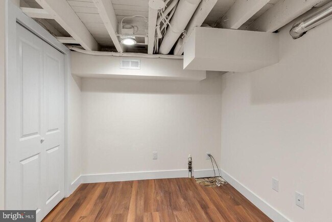Building Photo - 1610 Swain St