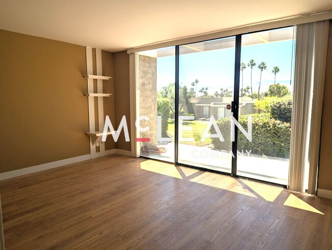 Building Photo - Beautiful 2BD/2BA Sunrise Oasis Condo with Resort Amenities
