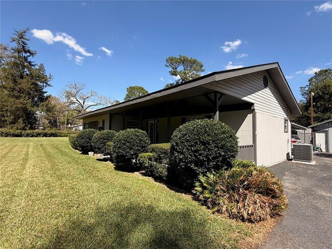 Building Photo - 4701 NE 7th Ave