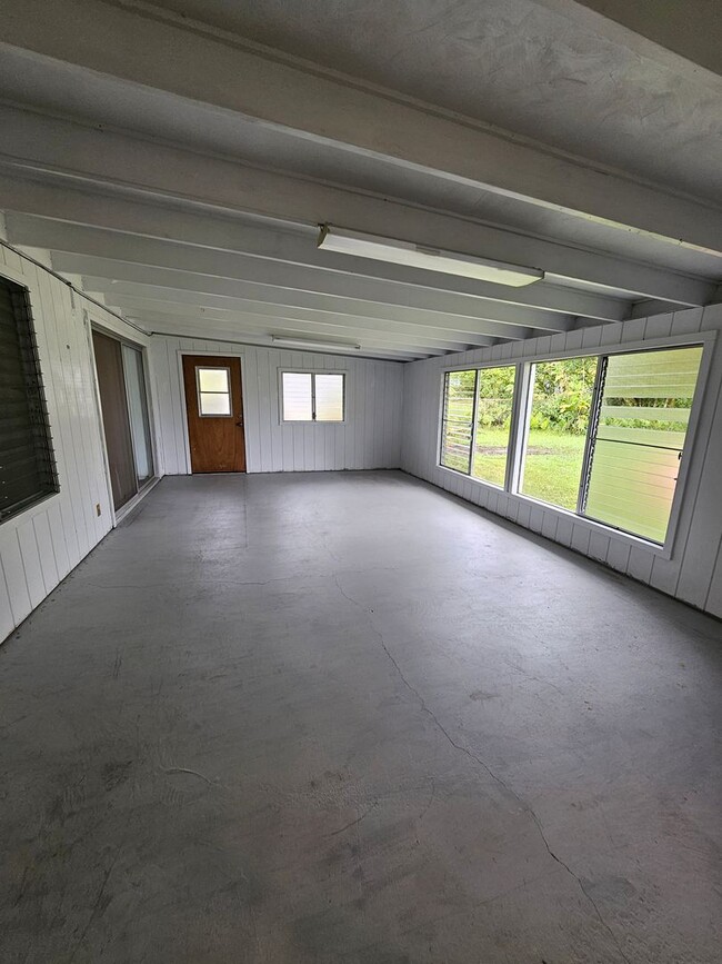 Building Photo - Beautiful 4 Bedroom 2 Bath House