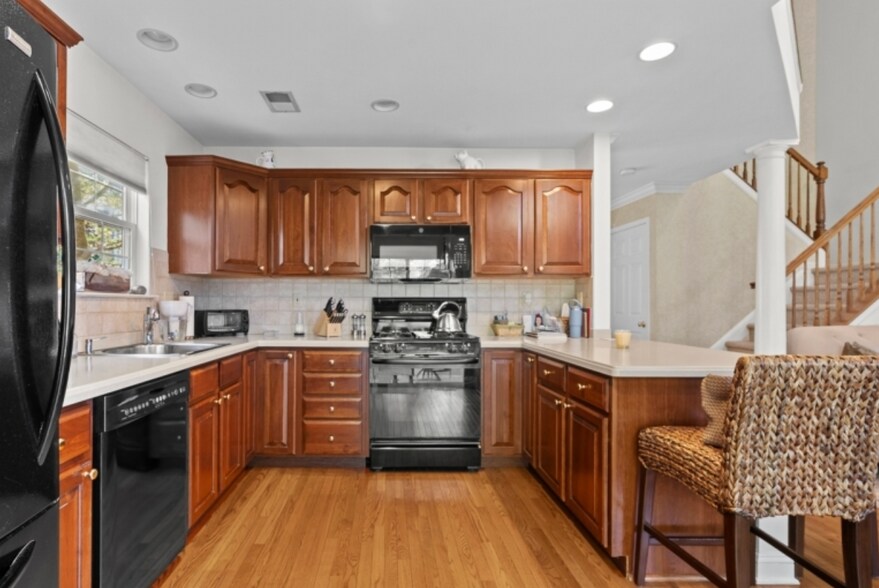 Building Photo - 14 Minuteman Ct