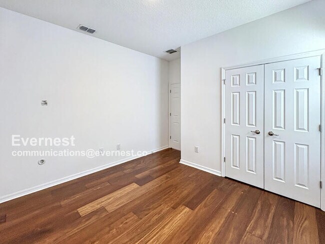 Building Photo - 10641 Cardera Dr