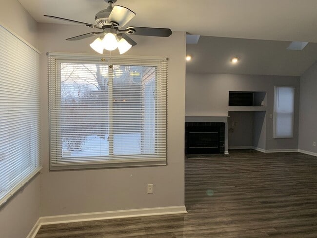 Building Photo - Beautiful White Caps Single Family Home