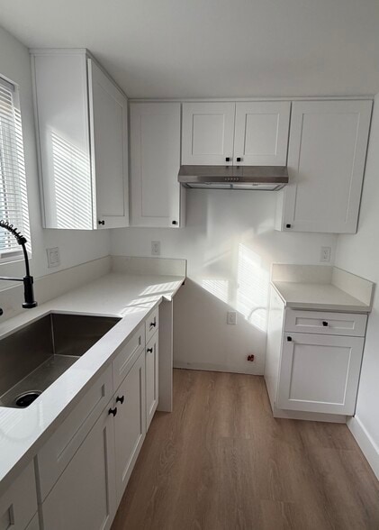 Building Photo - 212 S Orange Ave