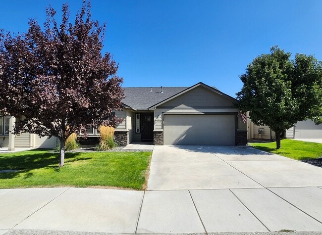 Primary Photo - Move-In Special: $700 off Move-in Costs, G...