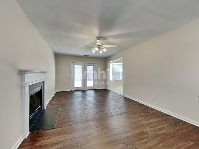 Building Photo - 2911 Firethorn Dr