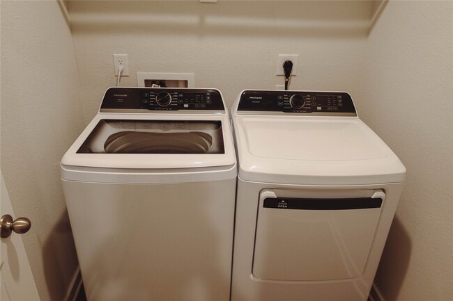 Building Photo - 8586 Blueberry Ash St