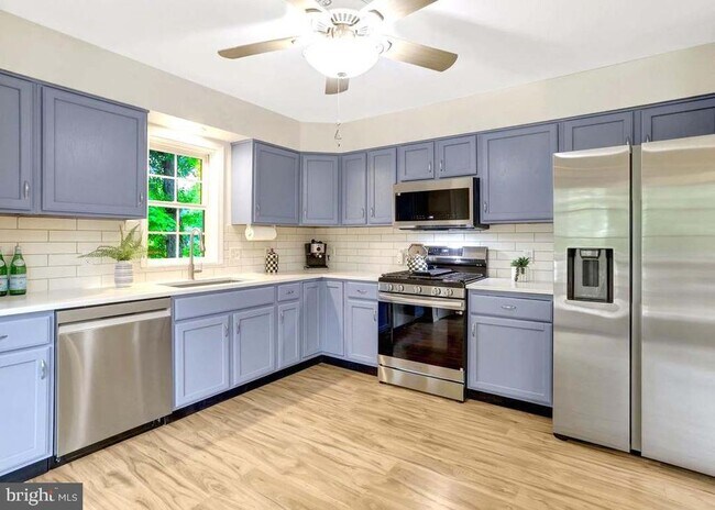 Building Photo - 6703 Oak Dr