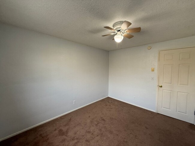 Building Photo - $500.00 OFF Move In Costs Special!