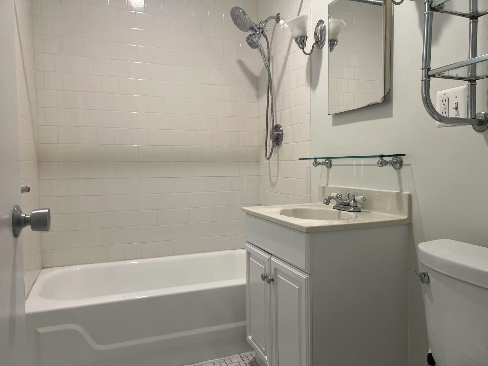 Building Photo - 1423 Commonwealth Ave