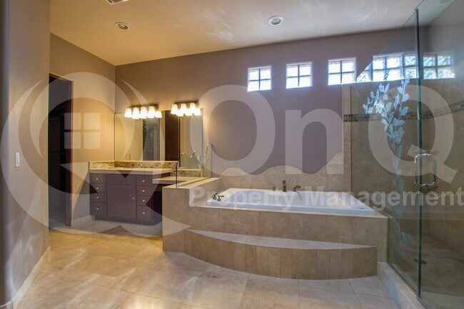 Building Photo - 1326 E Catamaran Dr