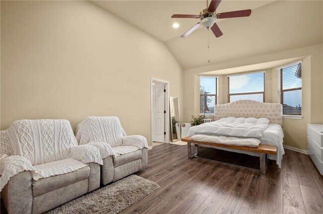 Building Photo - 2820 Garnet Ridge Dr
