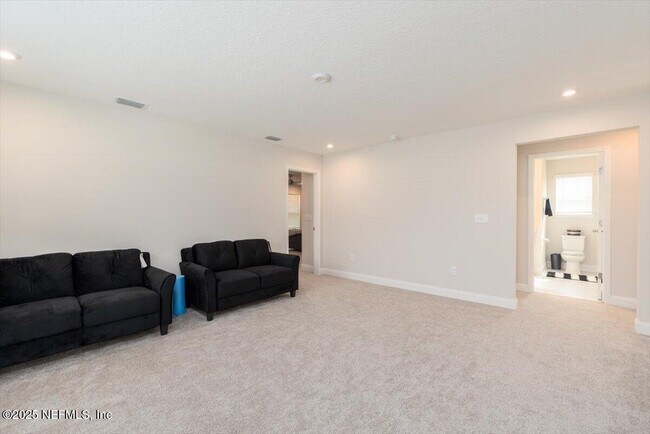 Building Photo - 239 Meadow Creek Dr