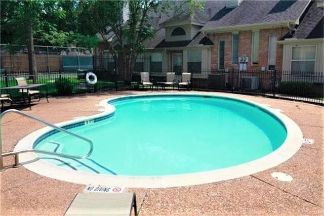 Building Photo - 5515 Strack Rd