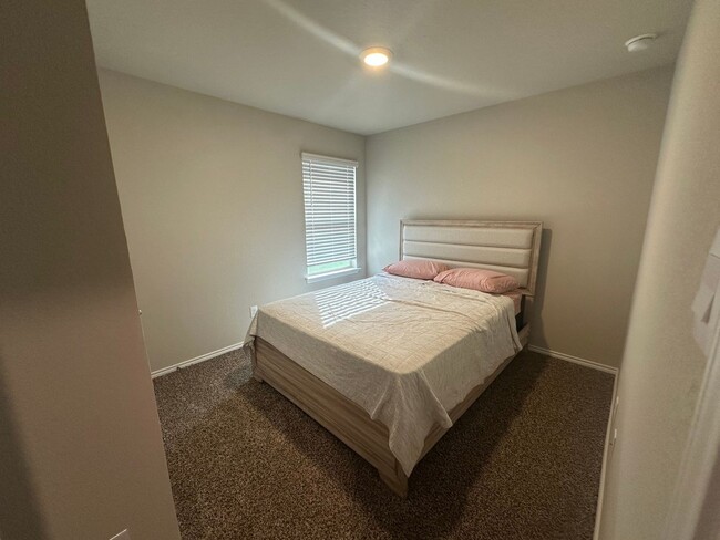 Building Photo - Charming 3 Bed 2 Bath House in Lorena
