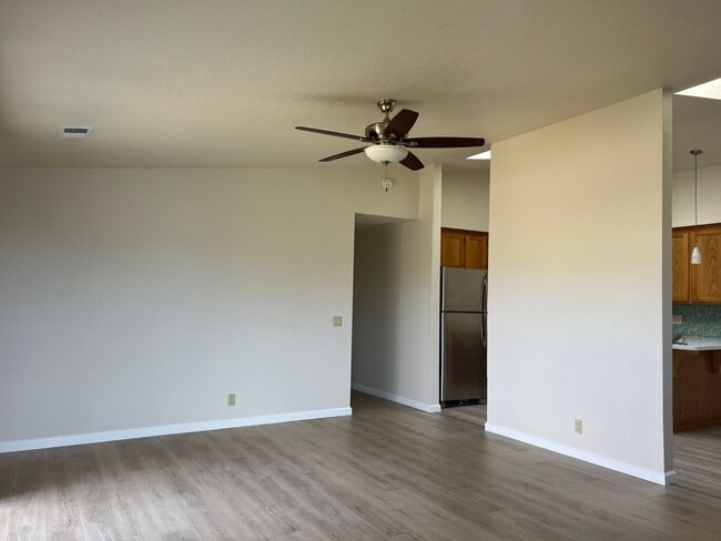 Building Photo - Mckinleyville 2 Bedroom Duplex