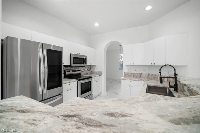 Building Photo - 21768 Brixham Run Loop