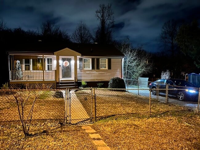 Building Photo - 21507 Court St