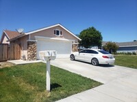 Building Photo - 2380 Paradise Dr