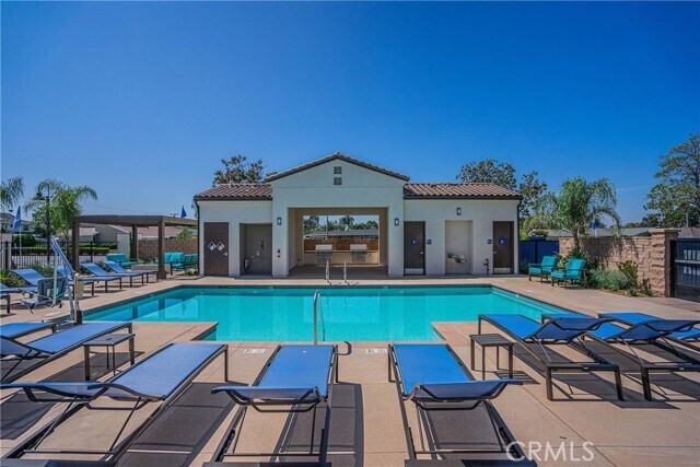 Building Photo - 2317 W Broadway