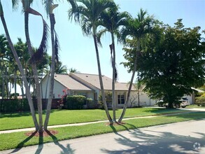 Building Photo - 21367 Chinaberry Dr