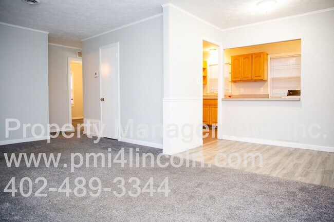 Building Photo - 2 Bedroom and 1 Bathroom Home Available For Rent!