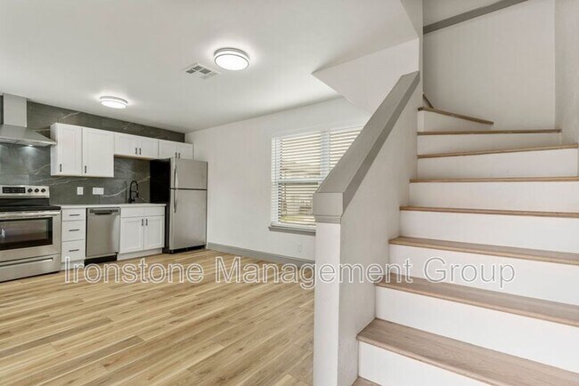 Building Photo - 3711 S Indianapolis Ave