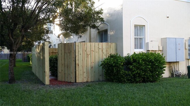 Primary Photo - 1536 SE 26th St