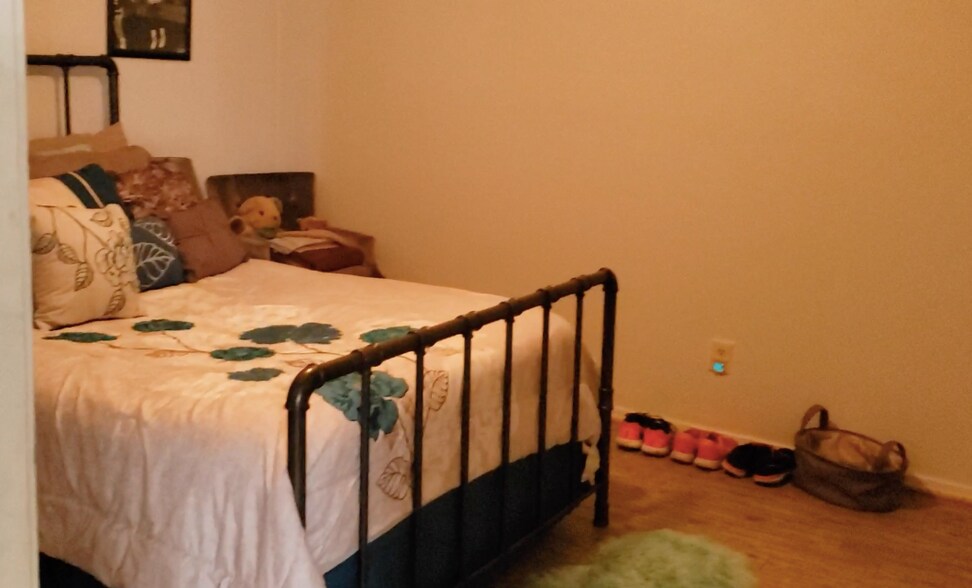 Building Photo - 1717 Dynasty Dr