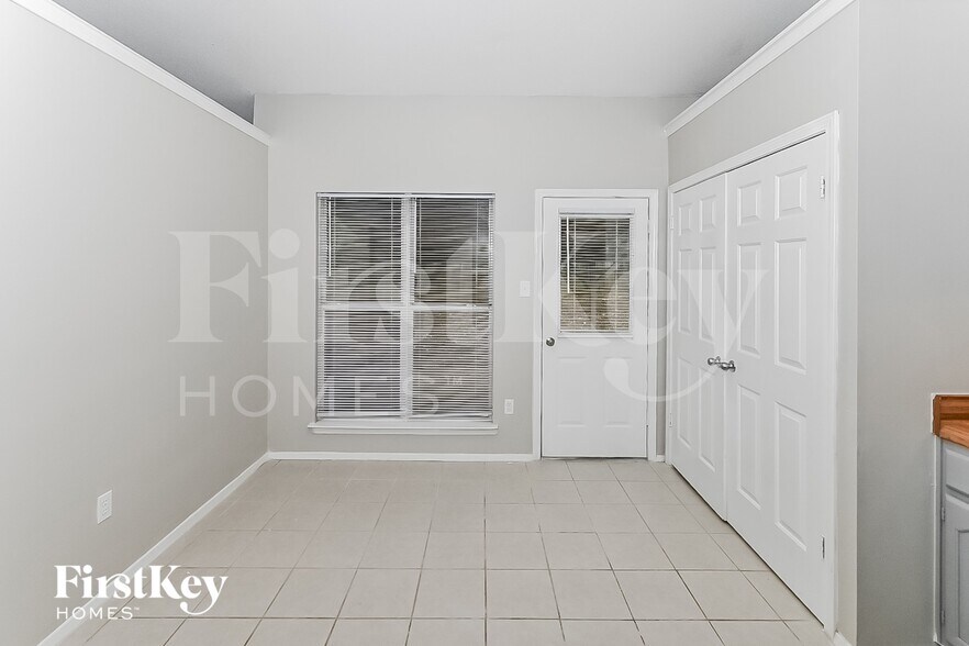 Building Photo - 6495 Westbury Ave