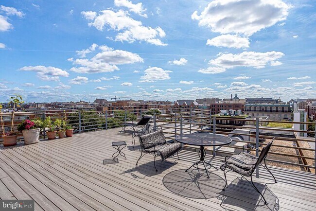 Building Photo - 1545 18th St NW