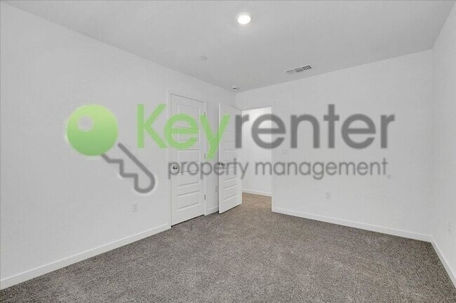 Building Photo - 2061 Hesperian Dr