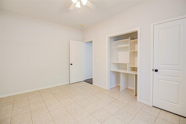 Building Photo - 322 Leafsage Ct