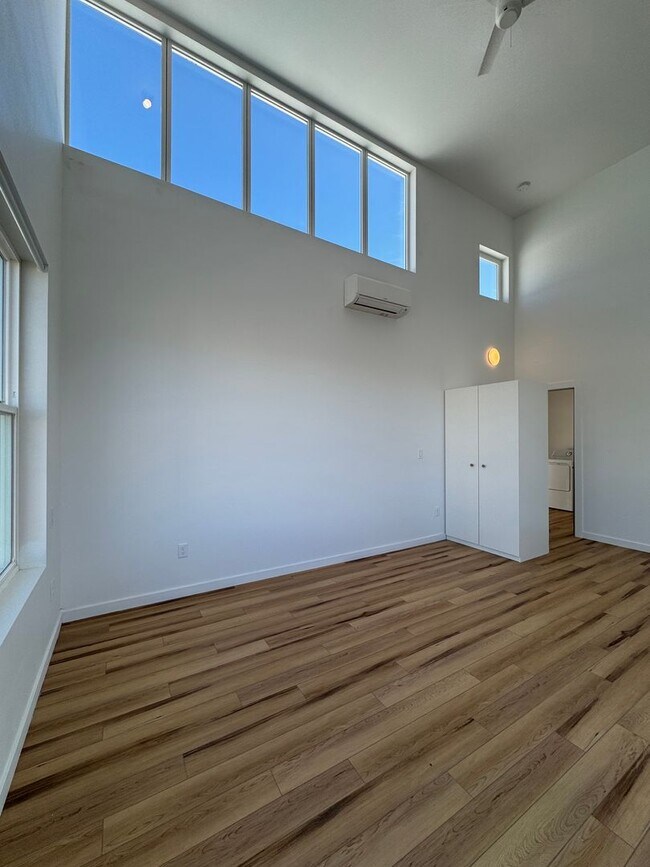 Building Photo - Spacious 4-Bedroom, 3-Bath Home with Stunning Views