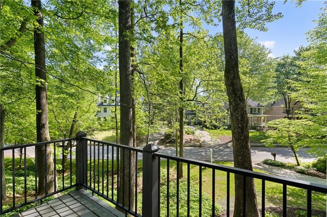 Building Photo - 675 Mountain Dr NE