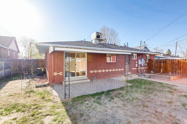 Building Photo - 4326 Raritan St