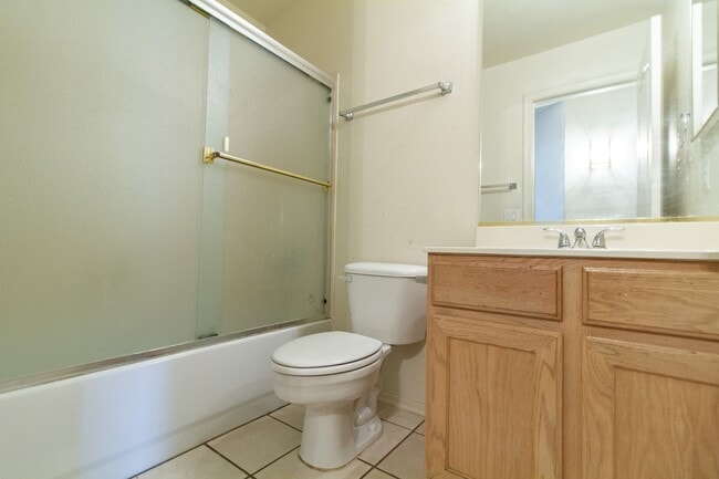 Building Photo - Lovely 3 bedroom home in great location!