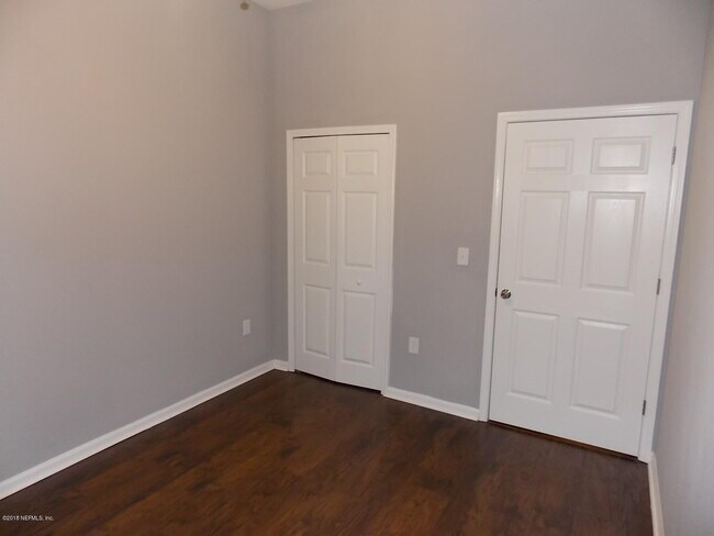 Building Photo - 7039 Deer Lodge Cir