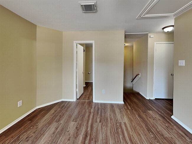 Building Photo - 8915 Chisholm Wood Ln