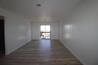 Building Photo - 126 Fairway Ave