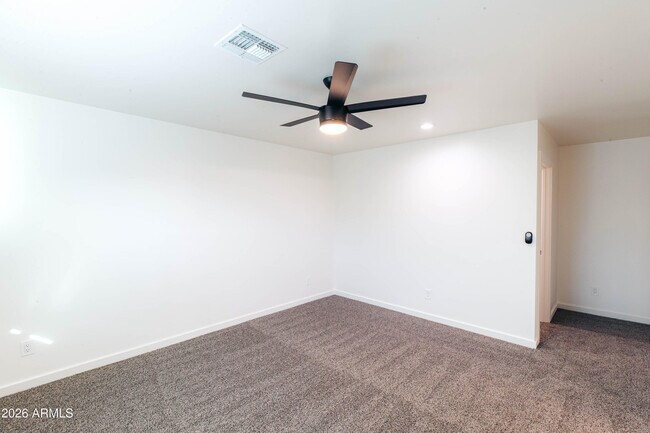 Building Photo - 1619 S 15th Ave