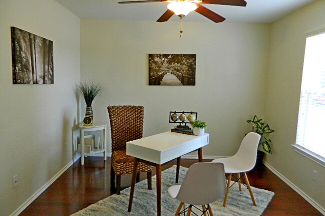 Building Photo - 1501 Davis Mountain Loop