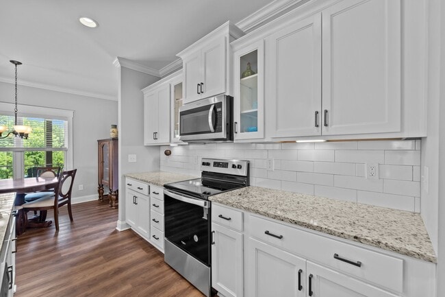 Building Photo - 130 Amelia Dr
