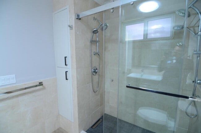 Building Photo - 126 22nd Ave