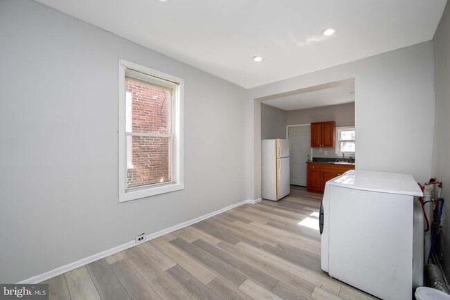 Building Photo - 1078 Morton St