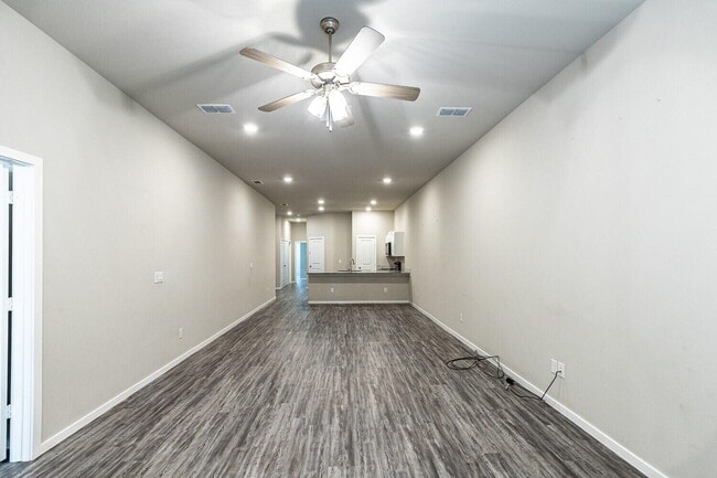 Building Photo - 1901 Langford Ave